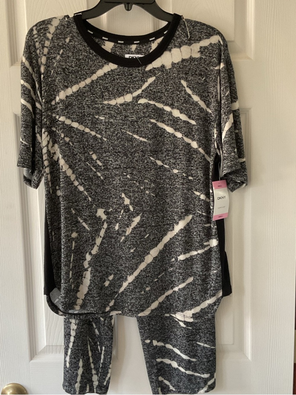 DKNY Pajama set SMALL Black and White Patterned Knit Top